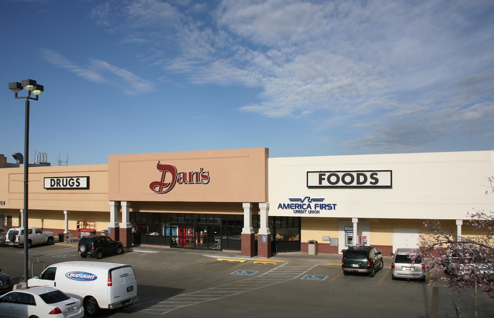 Dan's Market Foothill, photo 3