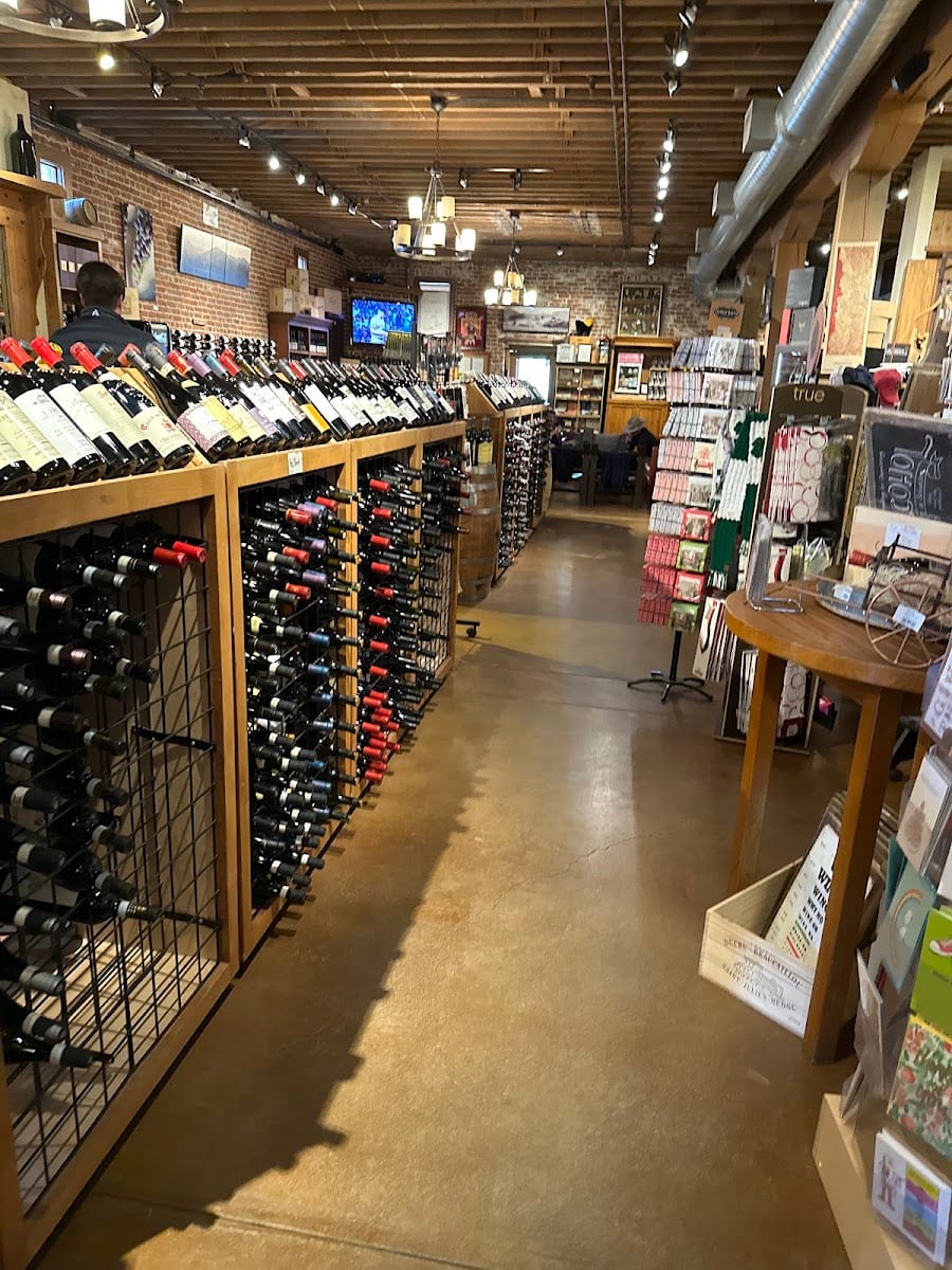 V Wine Cellar, photo 3