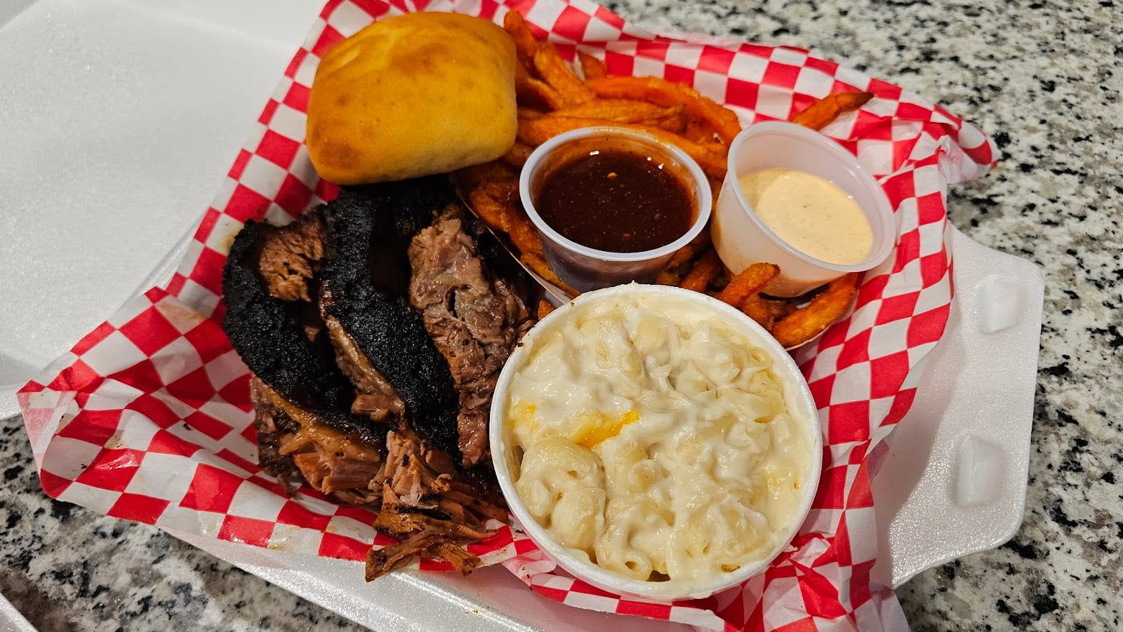 The Smokin' Pig of Pendleton, photo 4