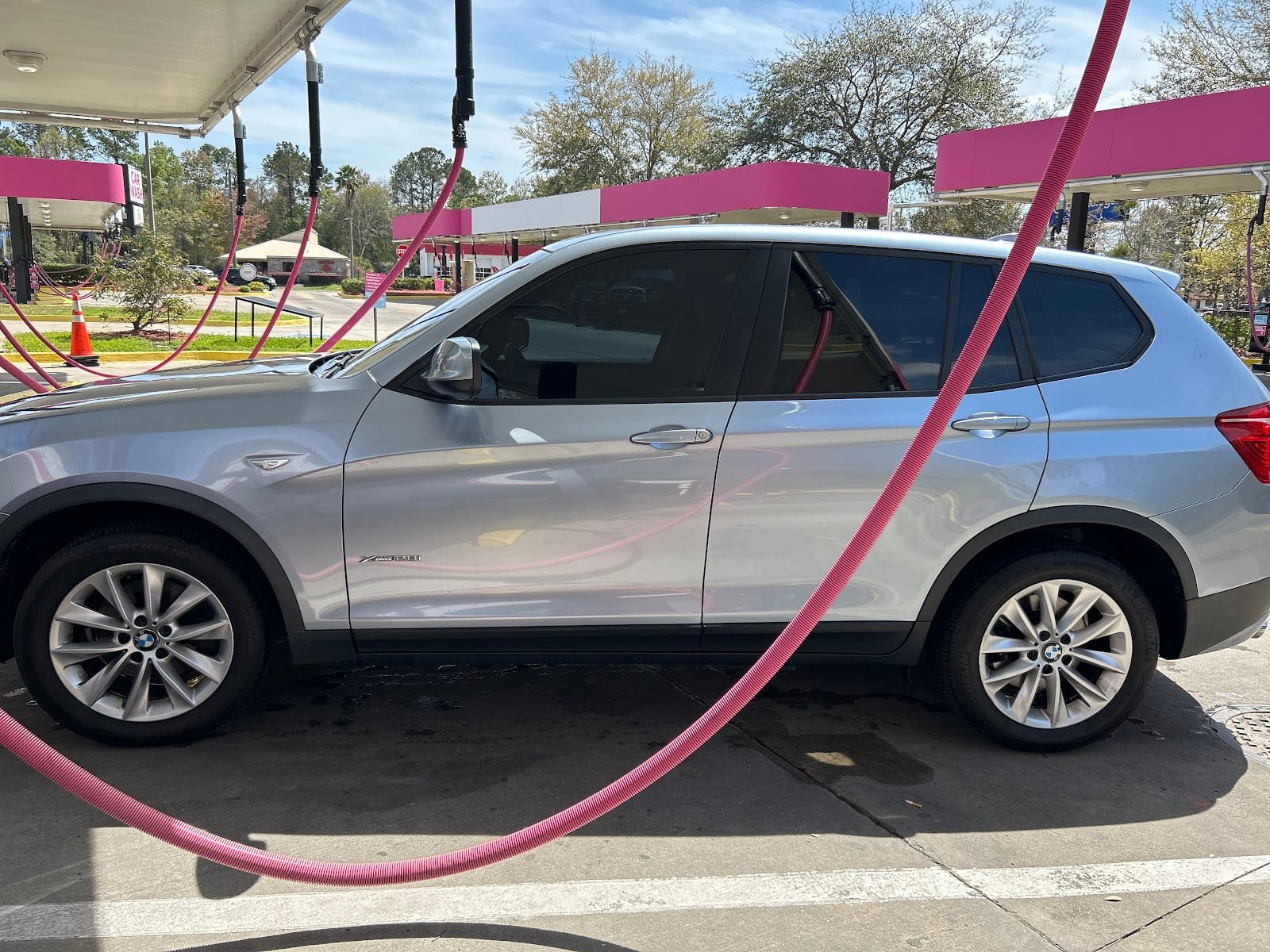LUV Car Wash, photo 4