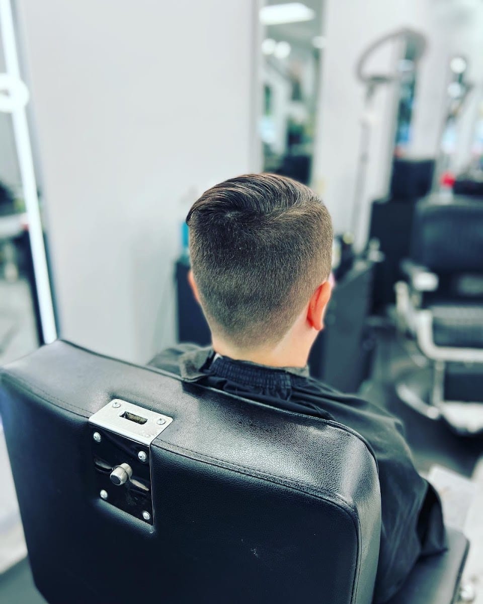 M904 barbershop, photo 4