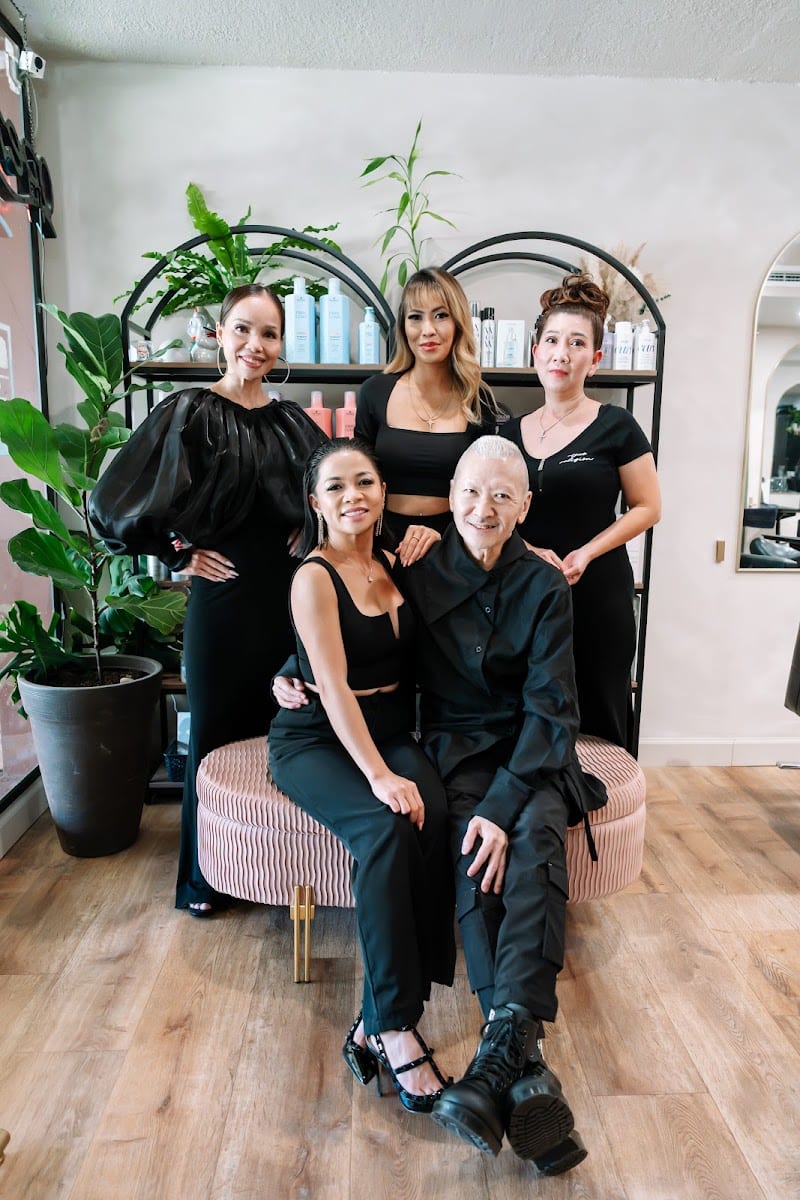 Luxe Salon
