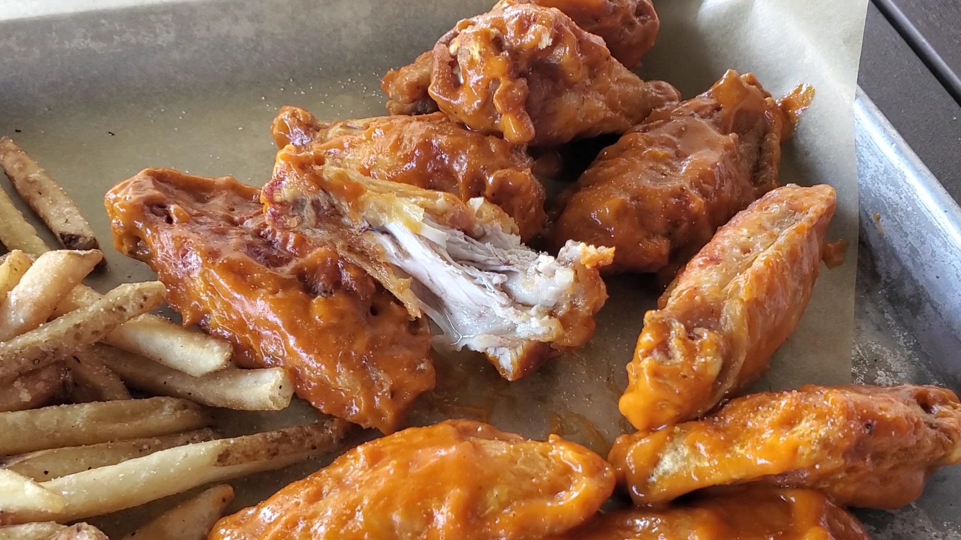 Buffalo Wild Wings, photo 2