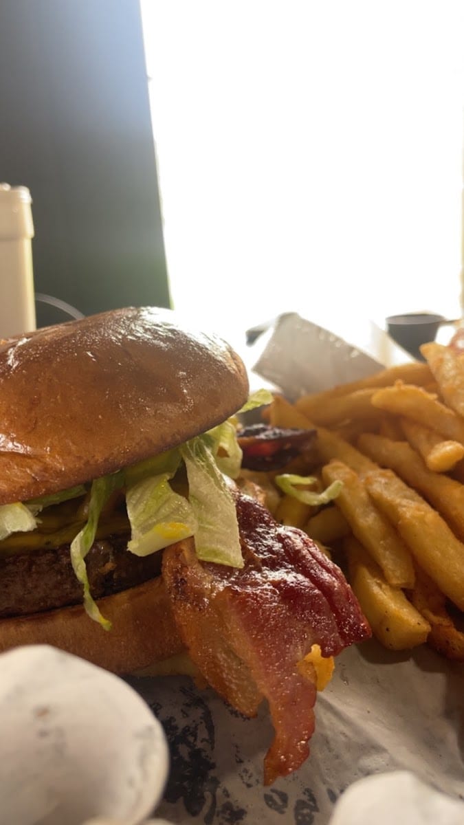 Buffalo’s Backyard Restaurant and Marina, photo 2
