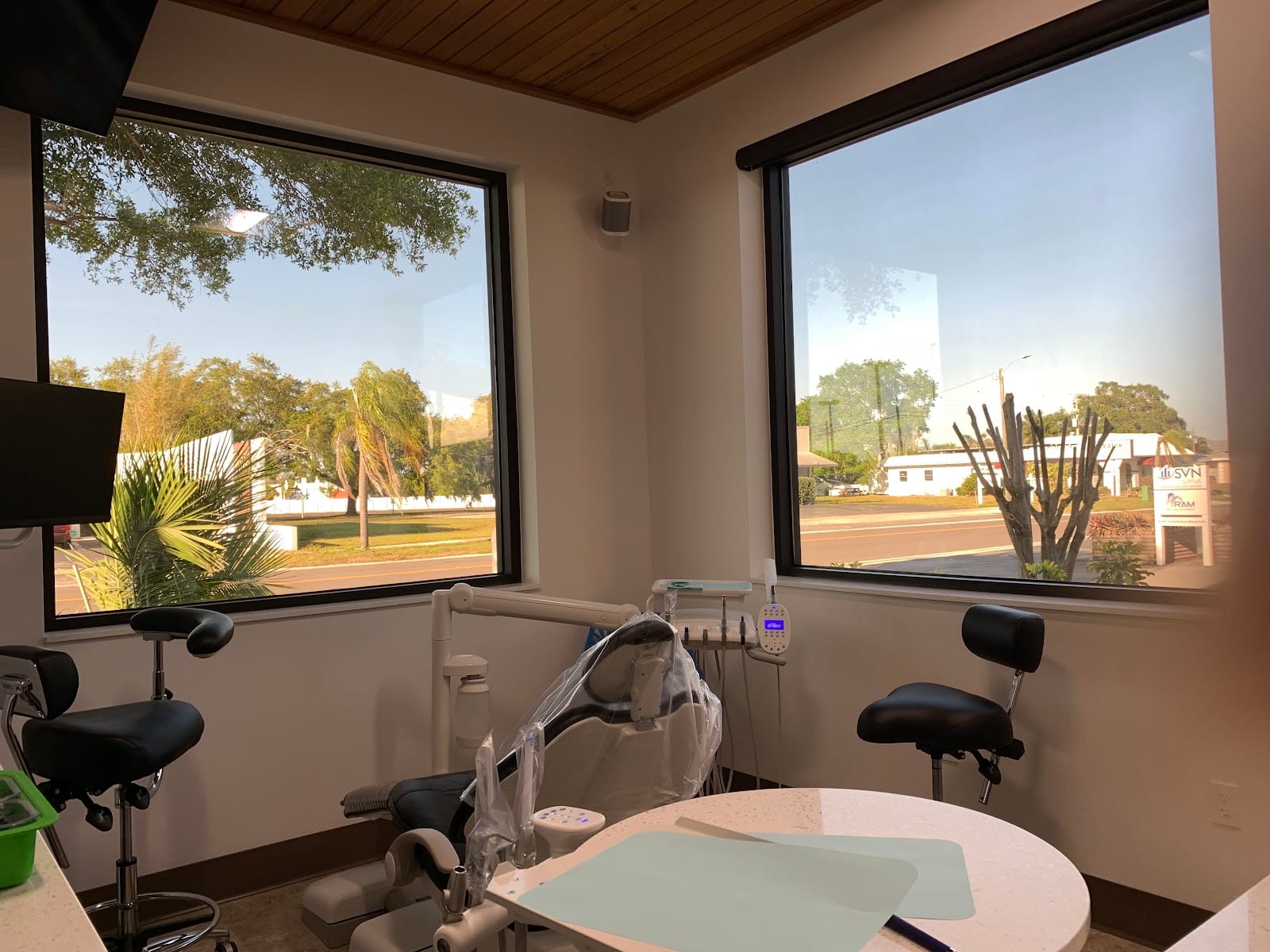 Hank D. Michael, DMD - Cosmetic & Implant Dentist, photo 3