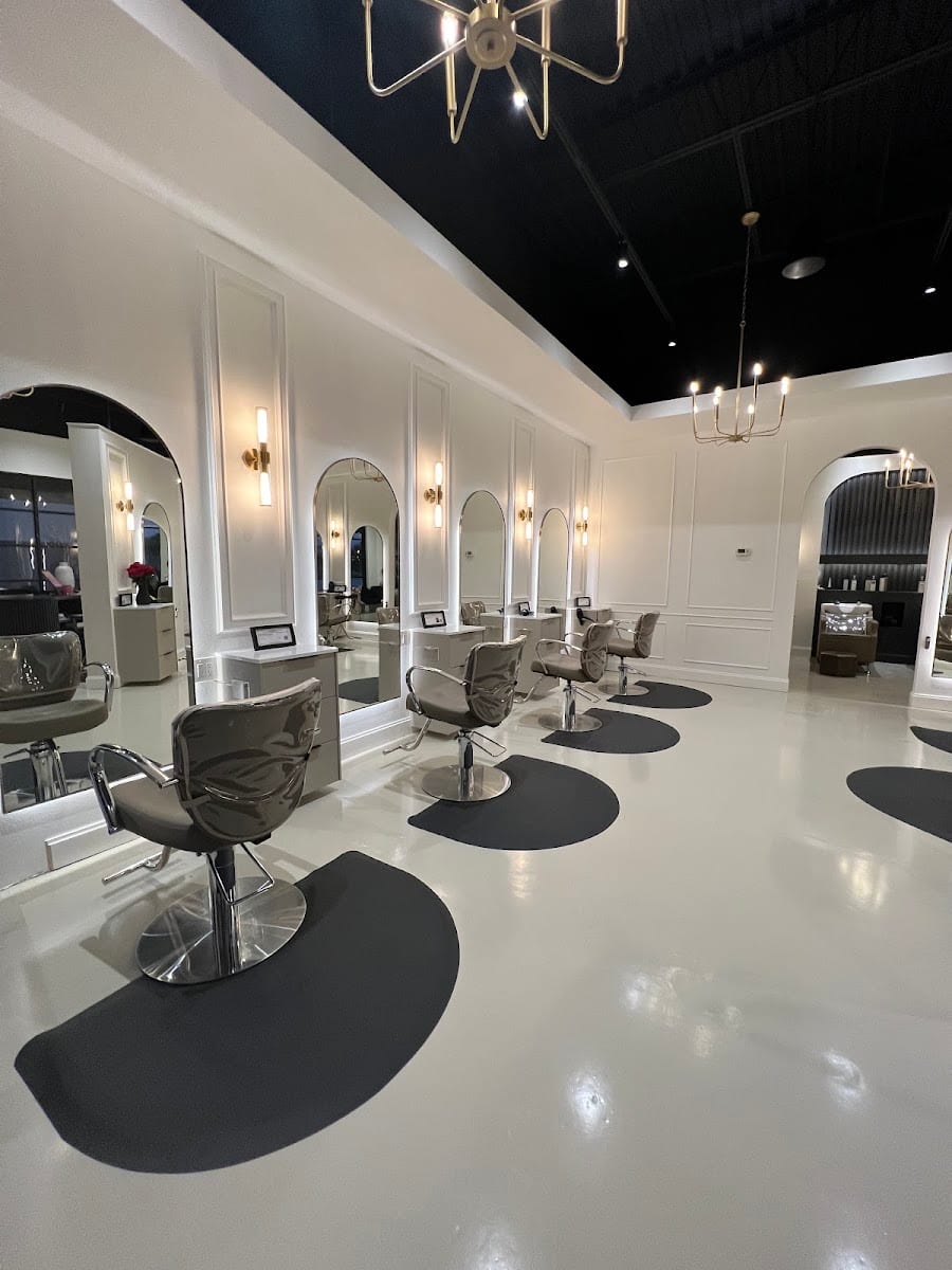 Maven & Mane Salon