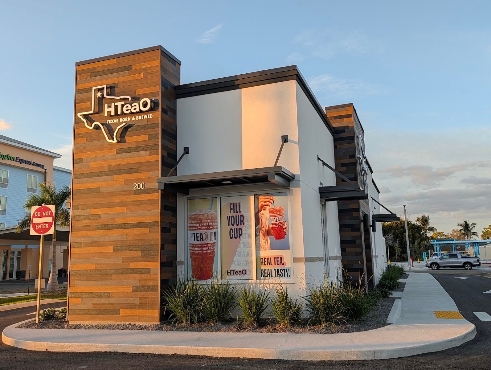 HTeaO - Nokomis (Albee Rd. W. & N. Tamiami)
