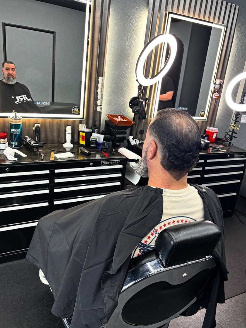 Frik the Barber, photo 2