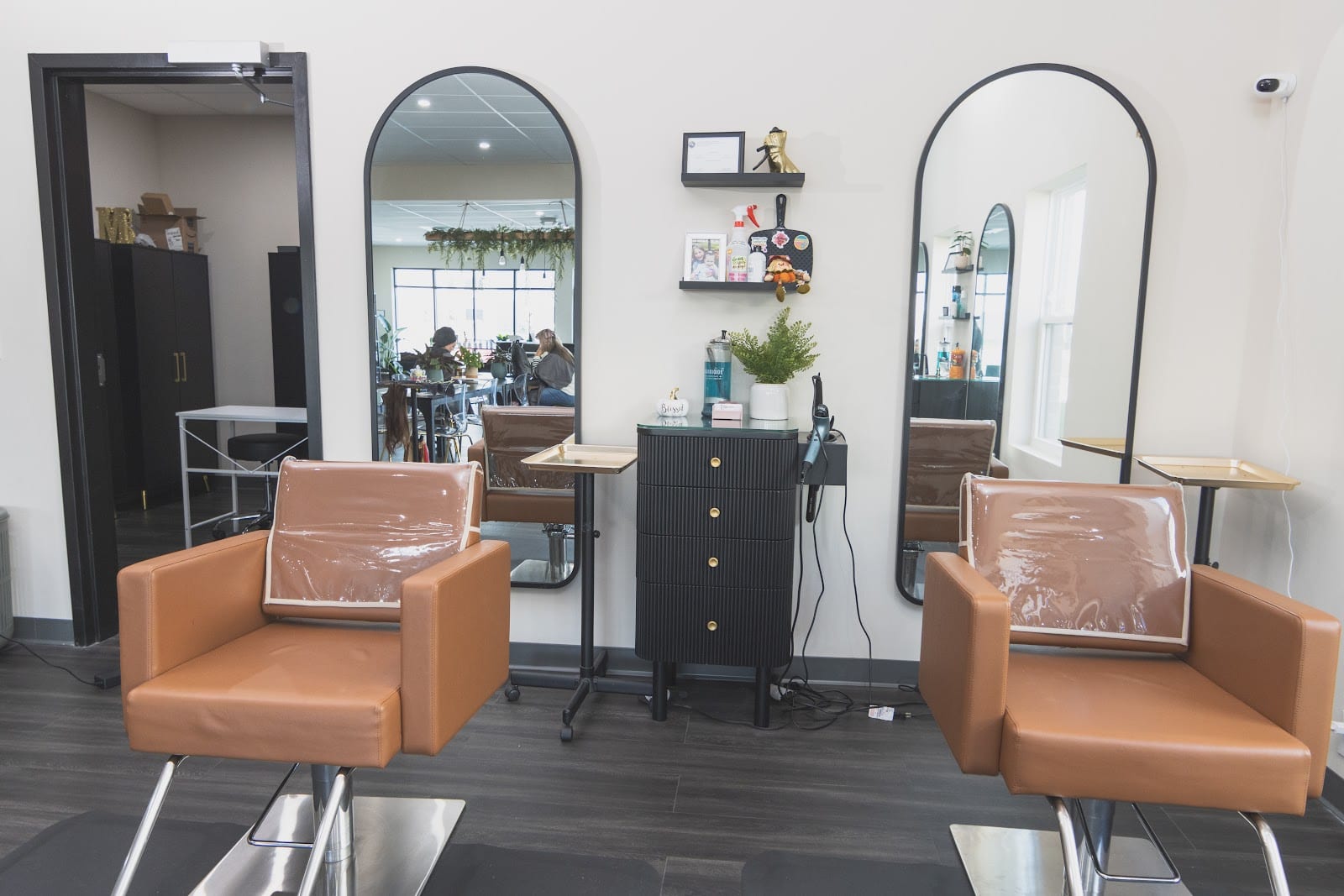 RISE Salon Suites