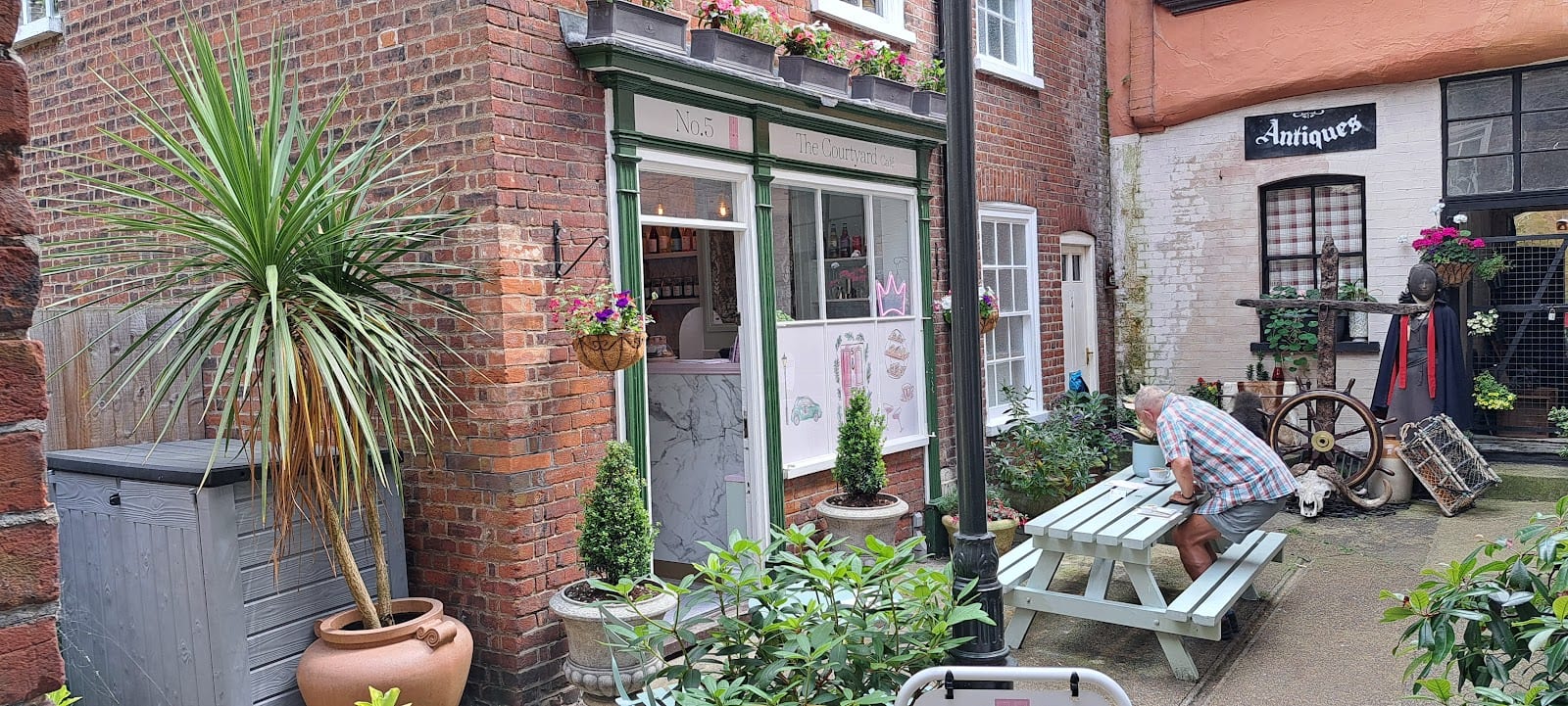 The Courtyard Café