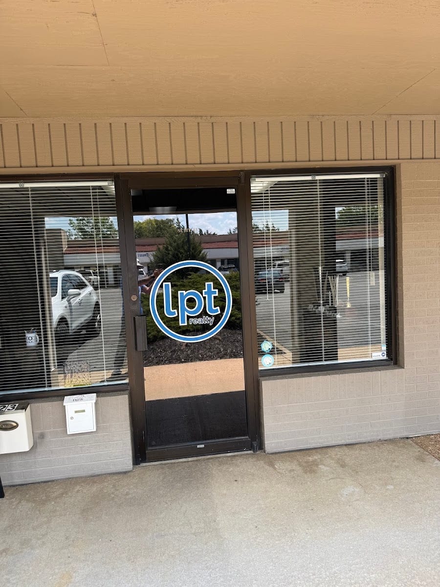 LPT Realty, photo 3
