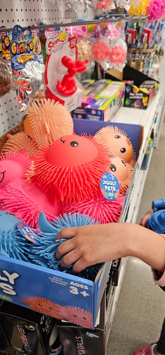 Five Below, photo 3