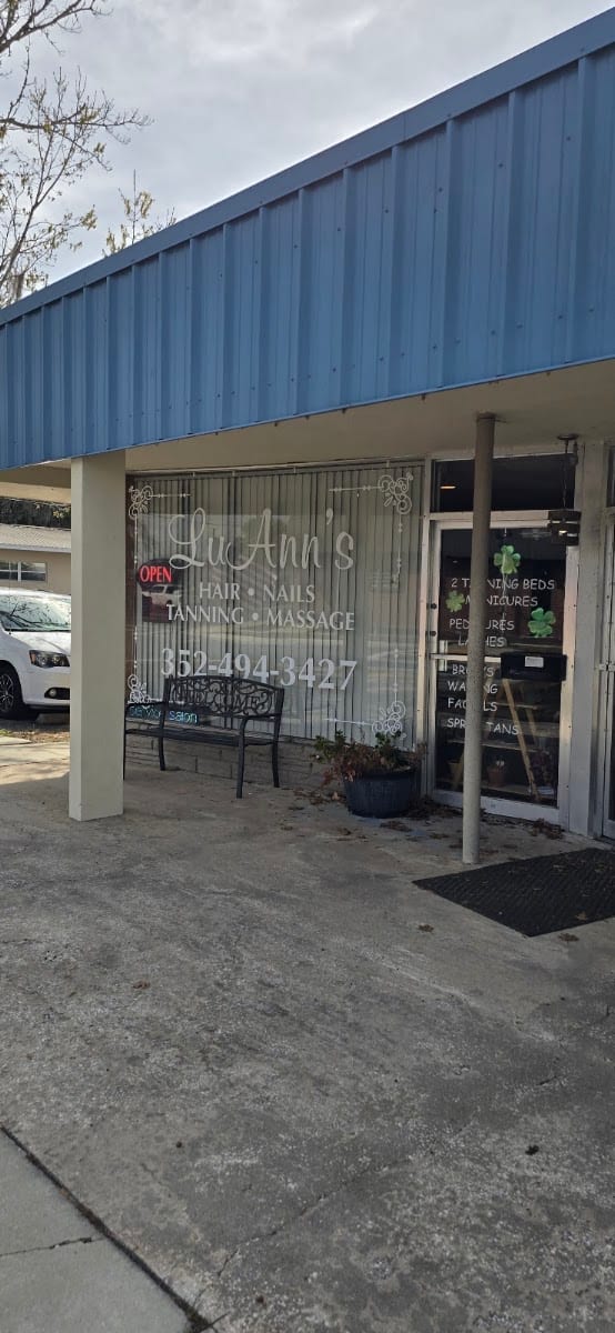 Luann's Hair & Nails, photo 3