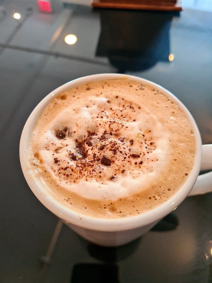 Common Grounds Sit and Chill Coffee Shop, photo 3