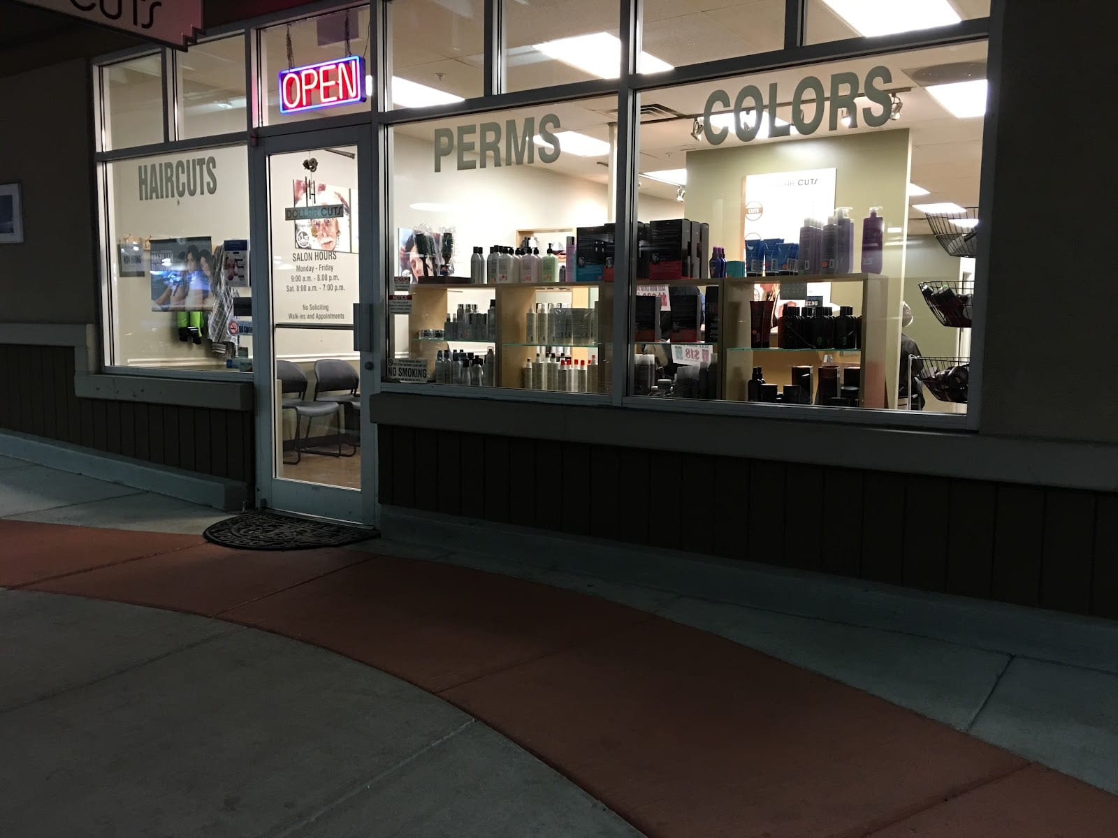 6TH AVENUE SALON, photo 2