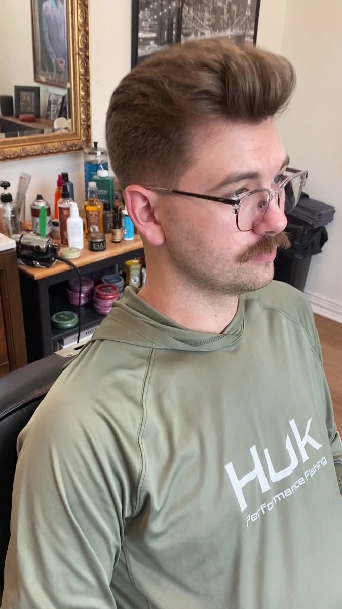 Mid-Century Barbering & Barista, photo 3