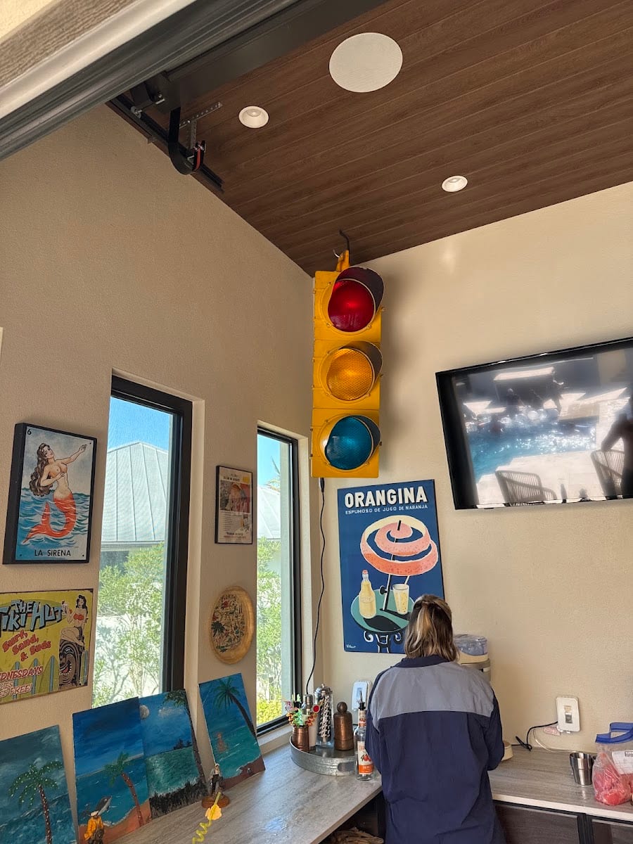 El Embassy Bar and Grill