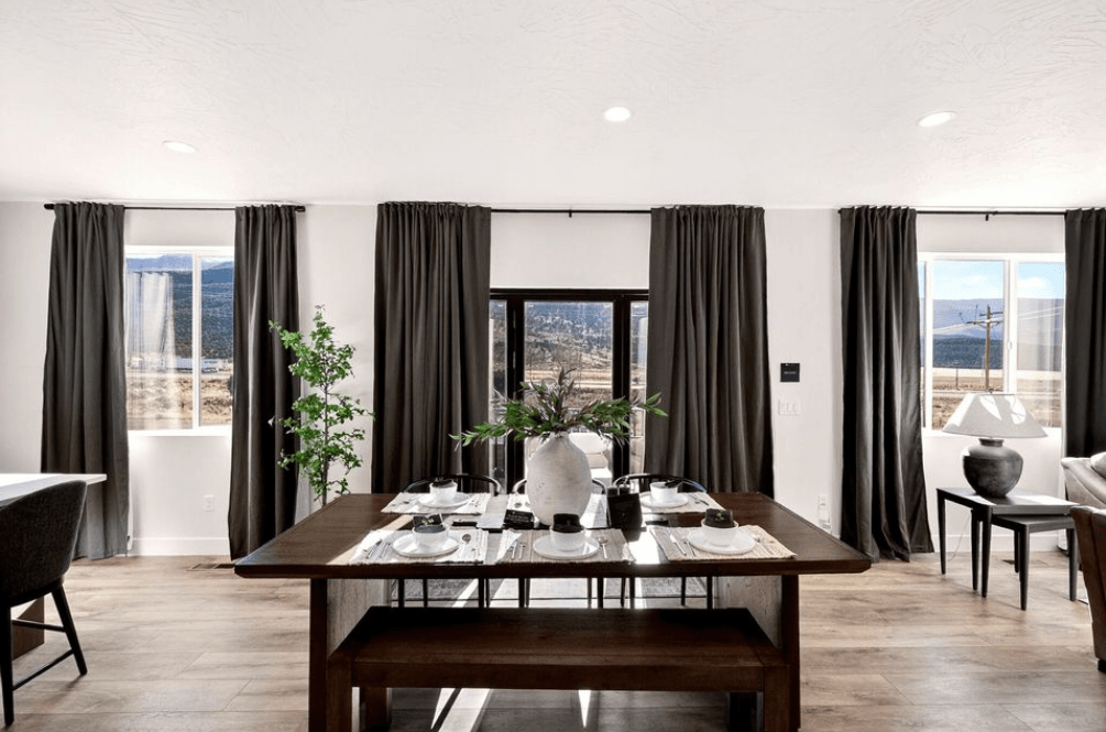 Luxury Group Real Estate- Norma Perez, Selling S. Utah & Hyve Homes