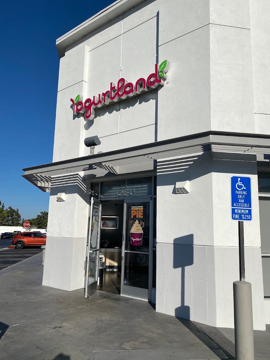 Yogurtland Costa Mesa, photo 2