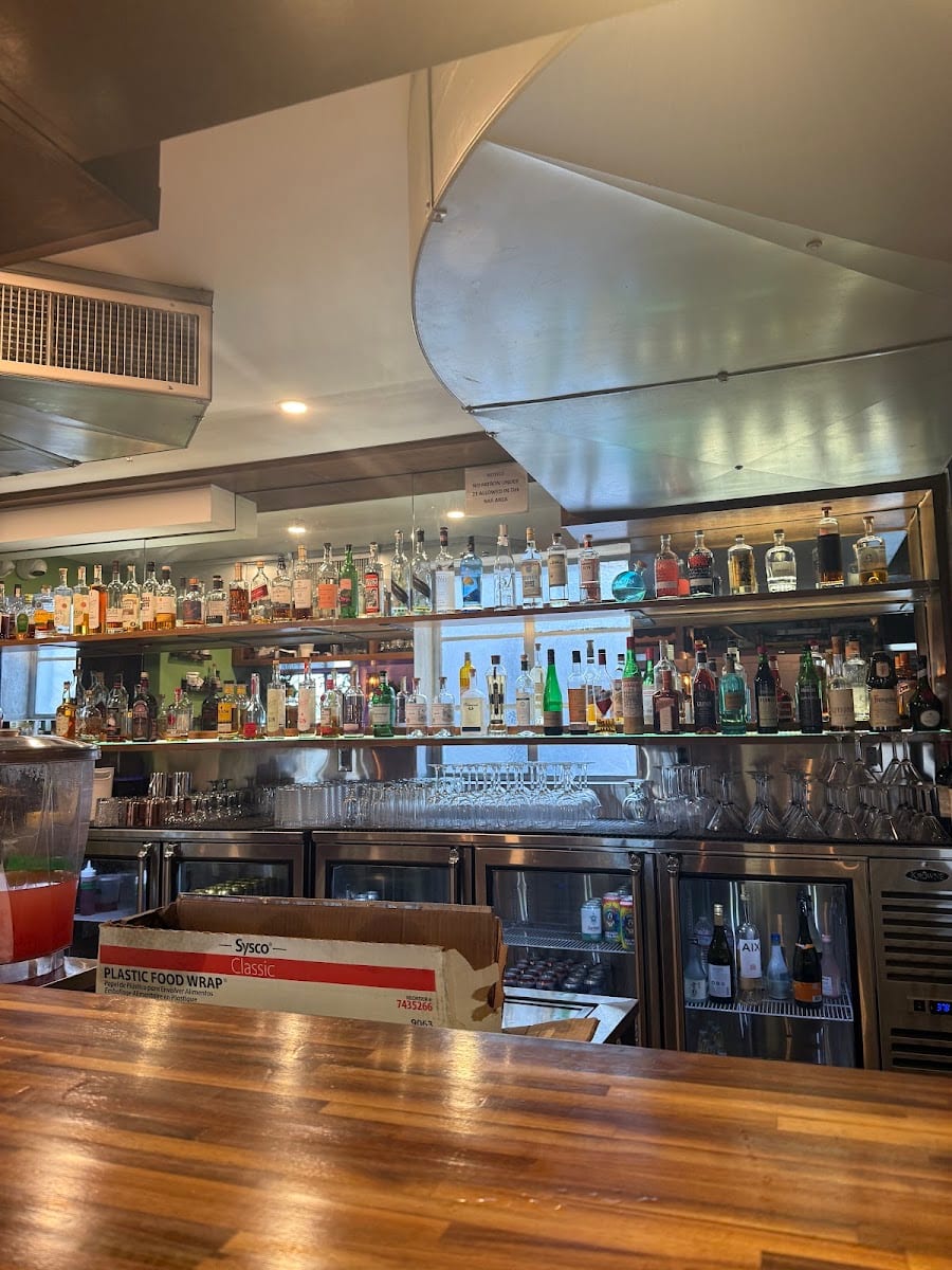 F The Bar, photo 2