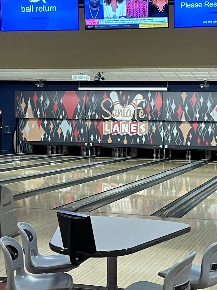 Santa Fe Lanes