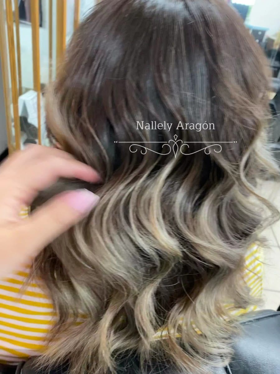 Helen's Barber Shop & Hair Studio, photo 3
