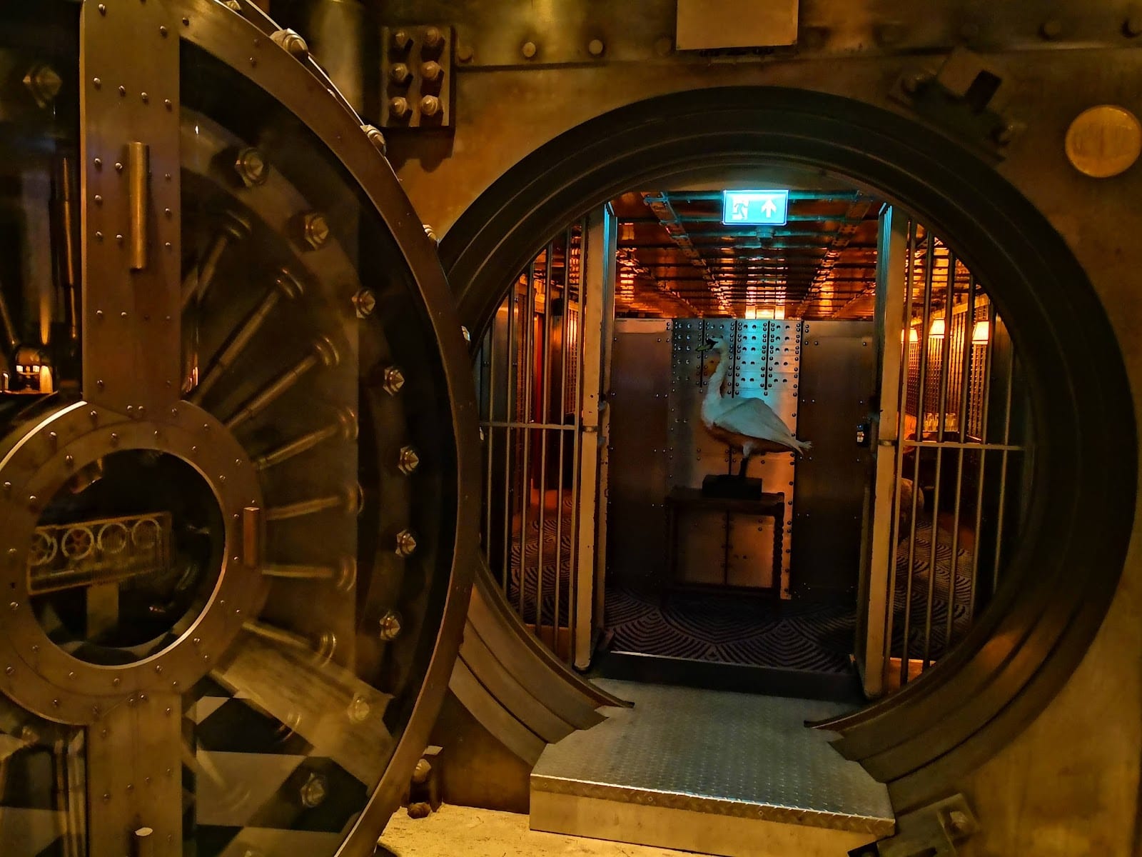 The Vault Bar & Lounge, photo 4