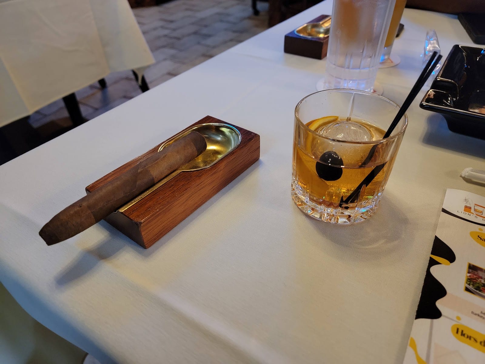 Eleven Cigar Lounge, photo 2