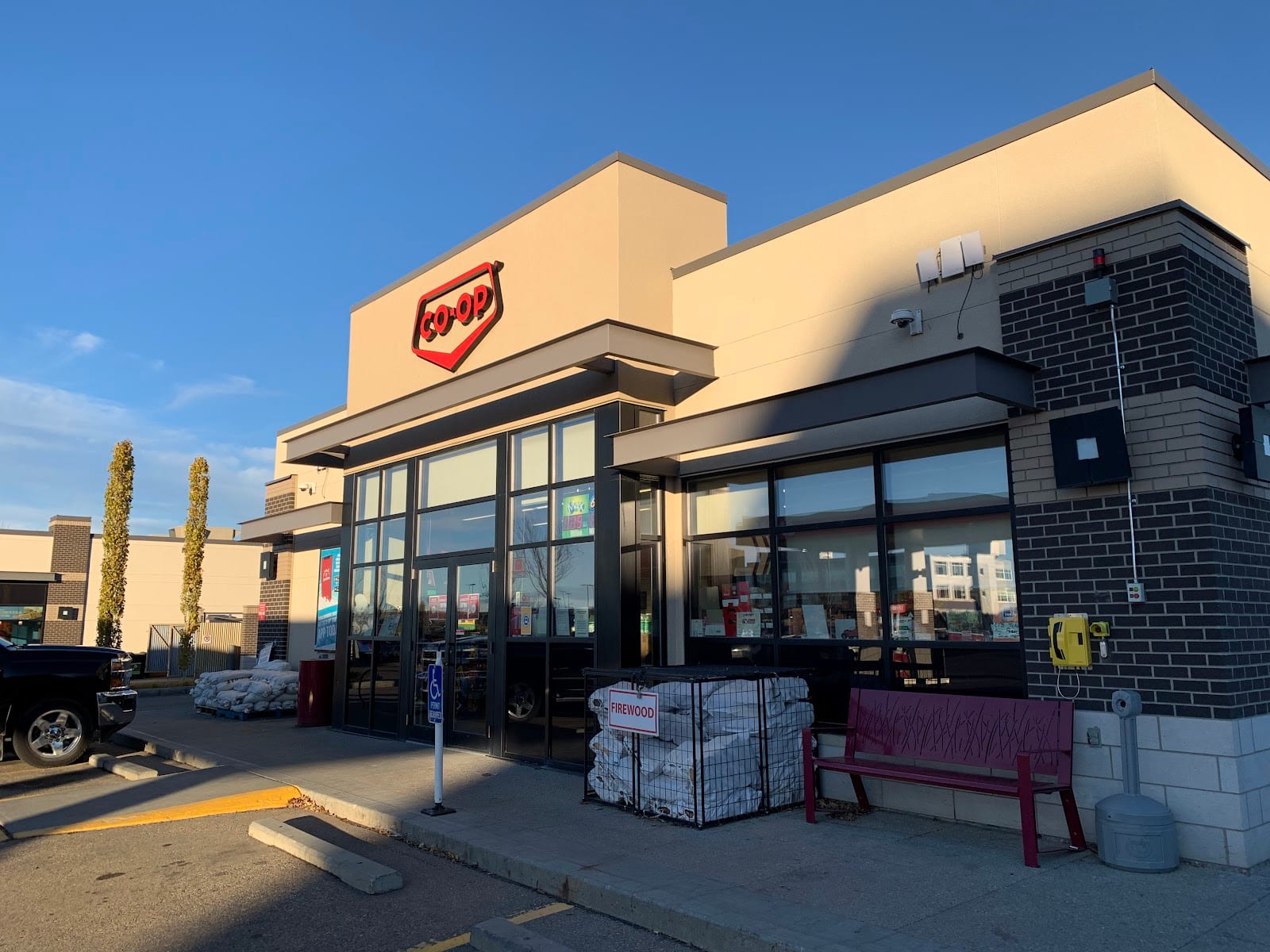 Co-op Gas Bar (Emerald Hills)