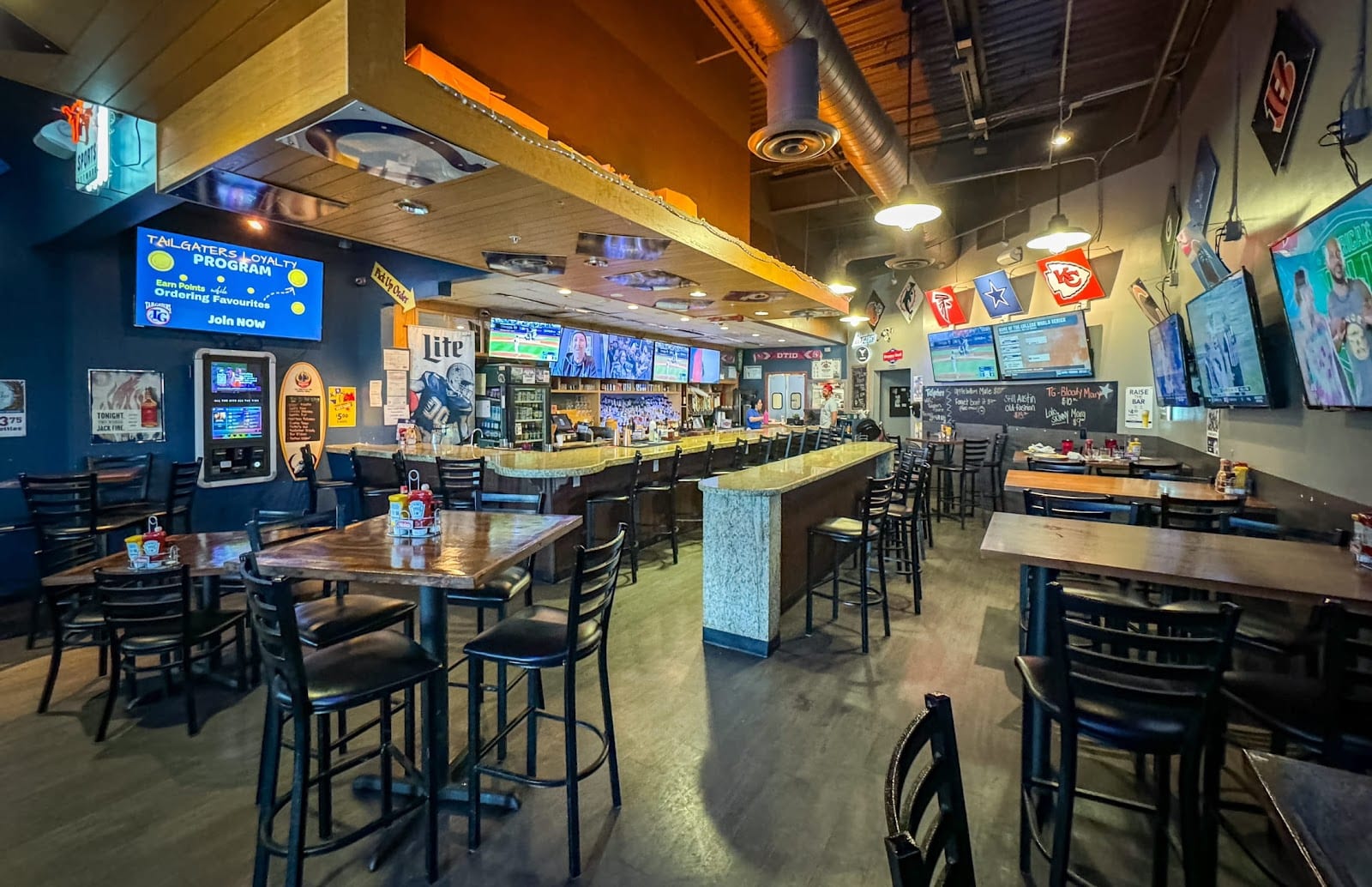 Tailgaters Sports Bar, photo 3