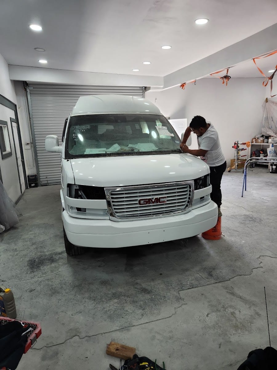 Frank's Auto Body & Paint, photo 2
