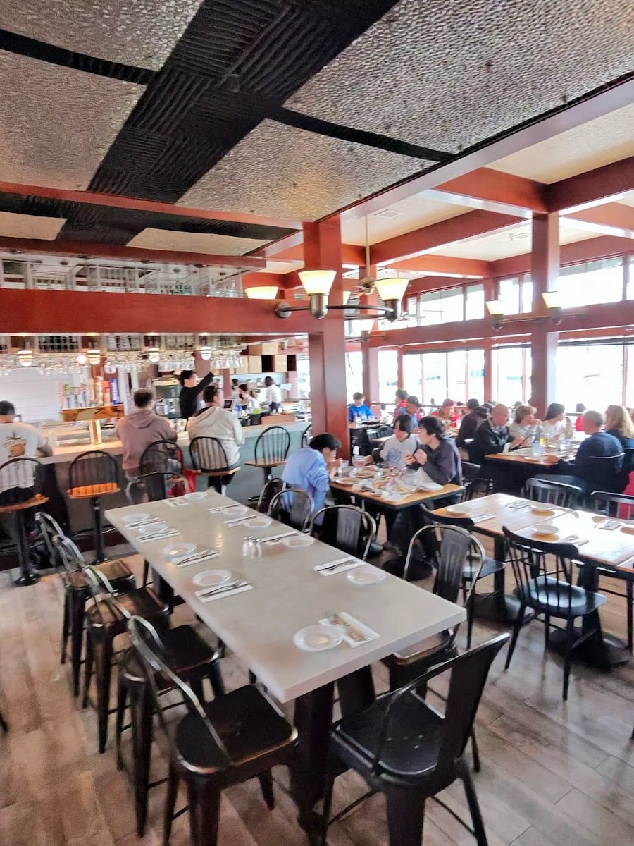 Pier Market Seafood Restaurant