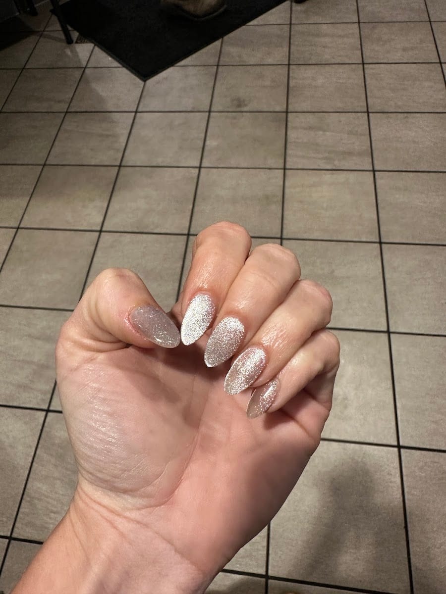 Glitz Nails & Boutique