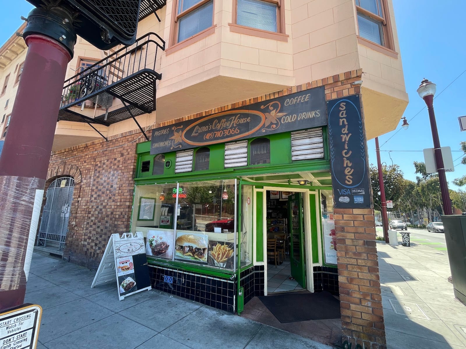 Luna's Coffee House