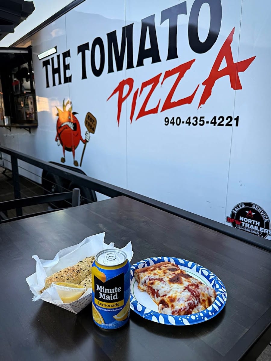 The Tomato Pizza