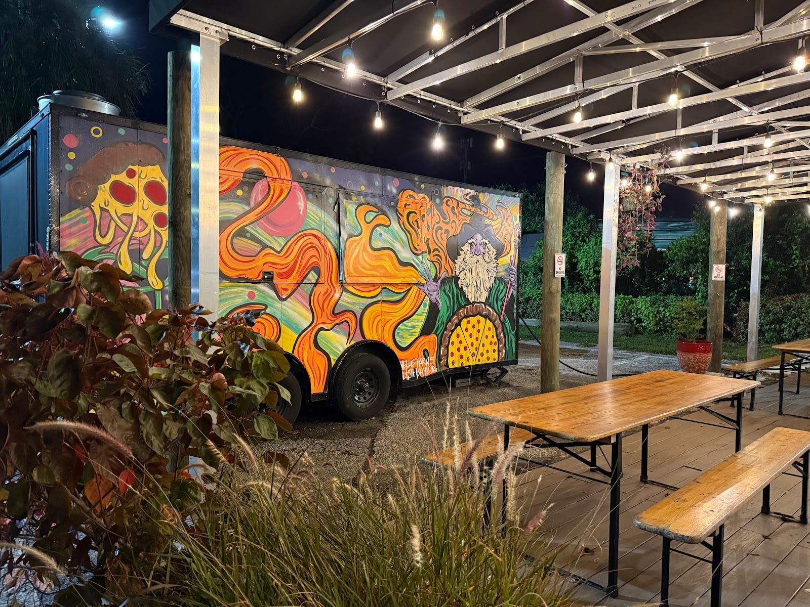 Sliceadelic pizza food truck