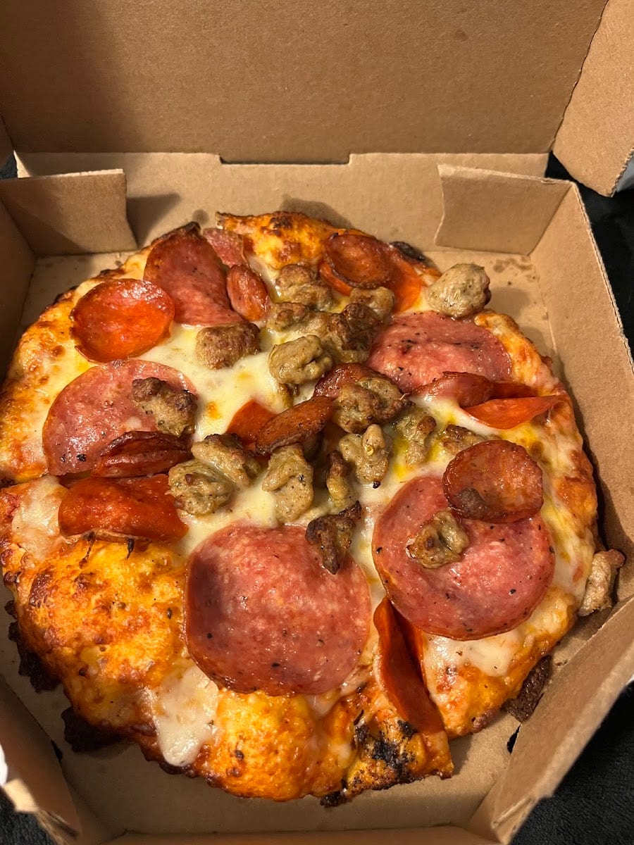 Round Table Pizza, photo 3