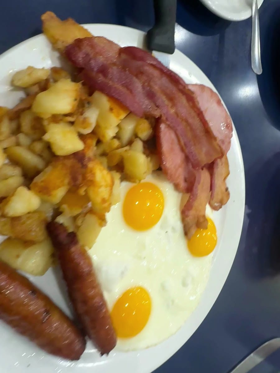 Three Coins Open Kitchen& Breakfast and Lunch, photo 3