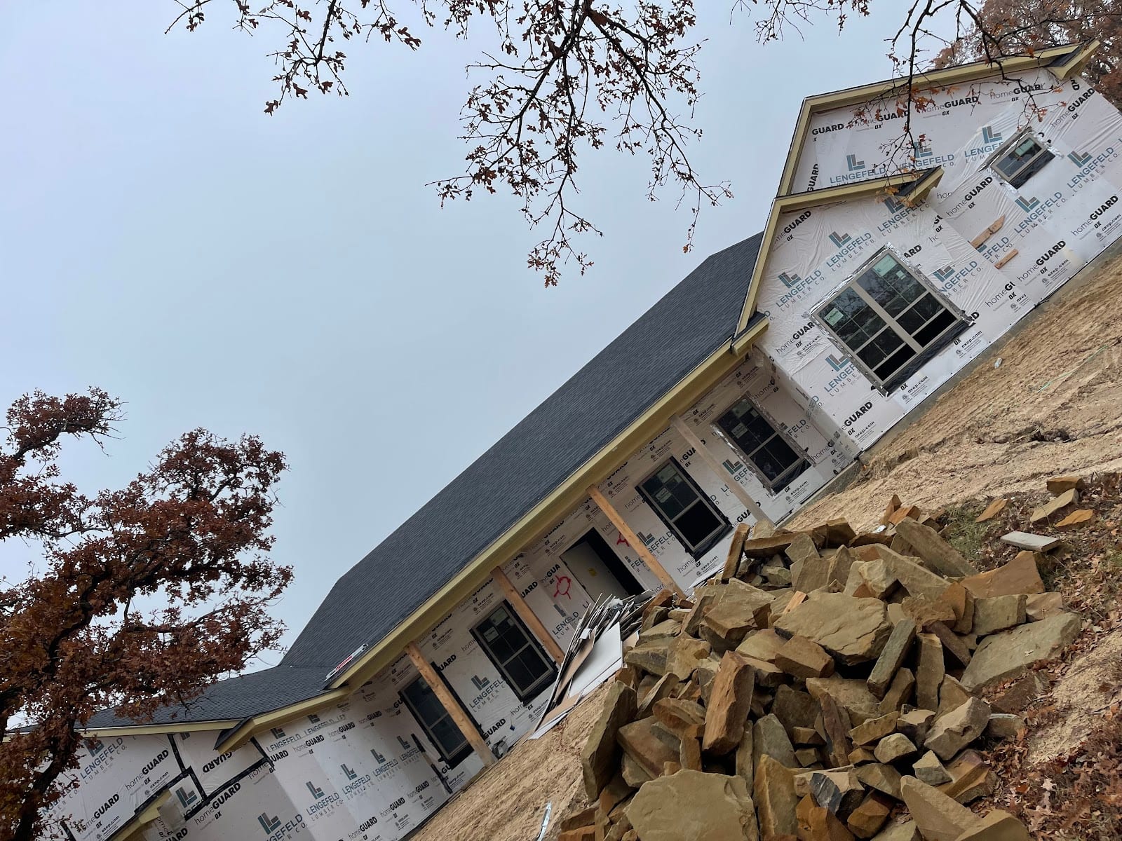 Roberto cedillo roofing contractor