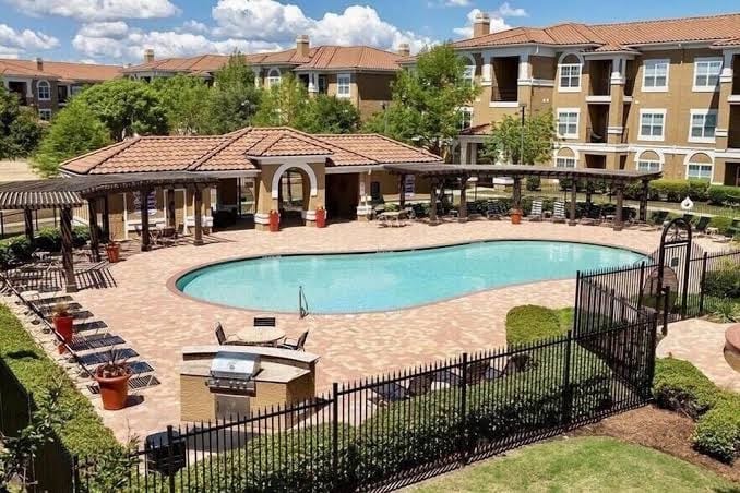 Cozy Stay minutes from The Star! W /Pool Gym - Near Top Golf and PGA Frisco!, photo 2