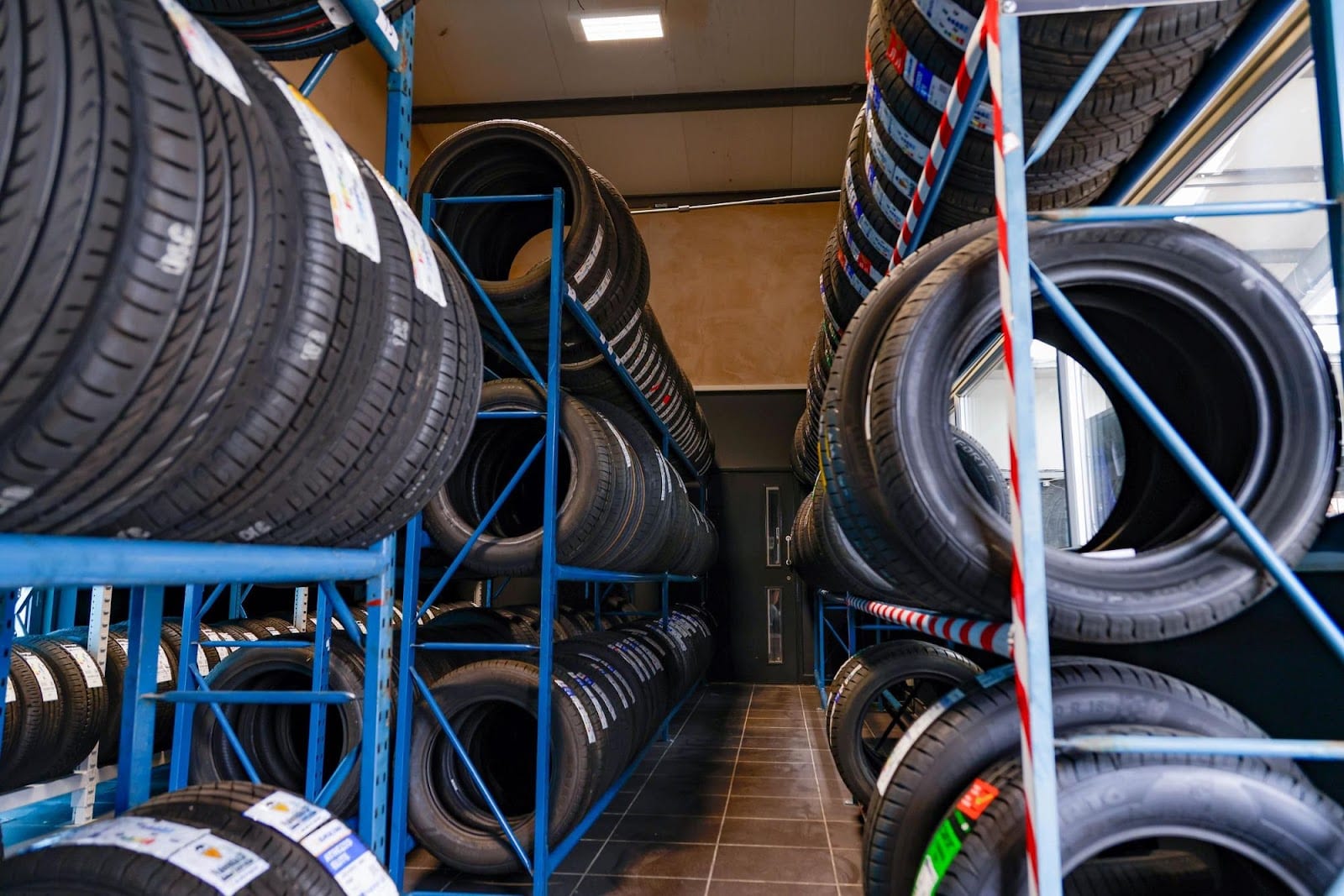 Halfords Autocentre Norwich (Barker Street), photo 3