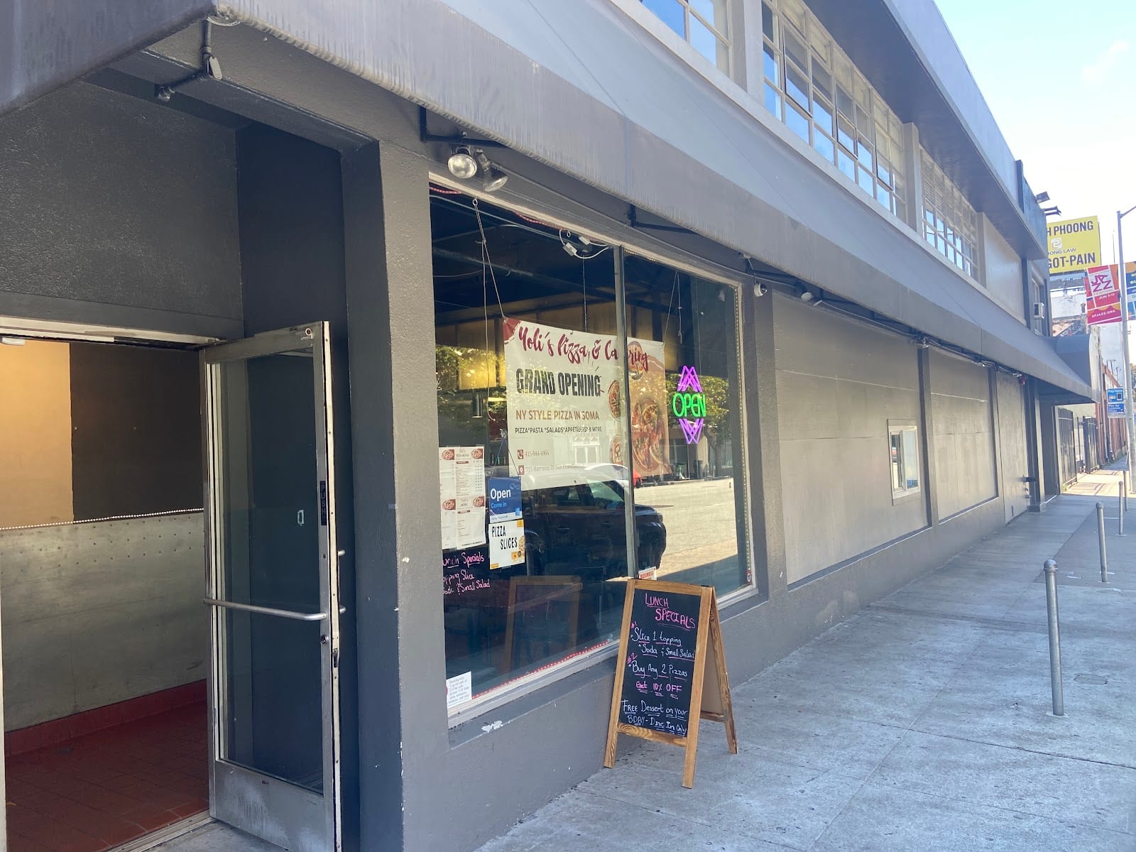 Yoli's Pizza, photo 2