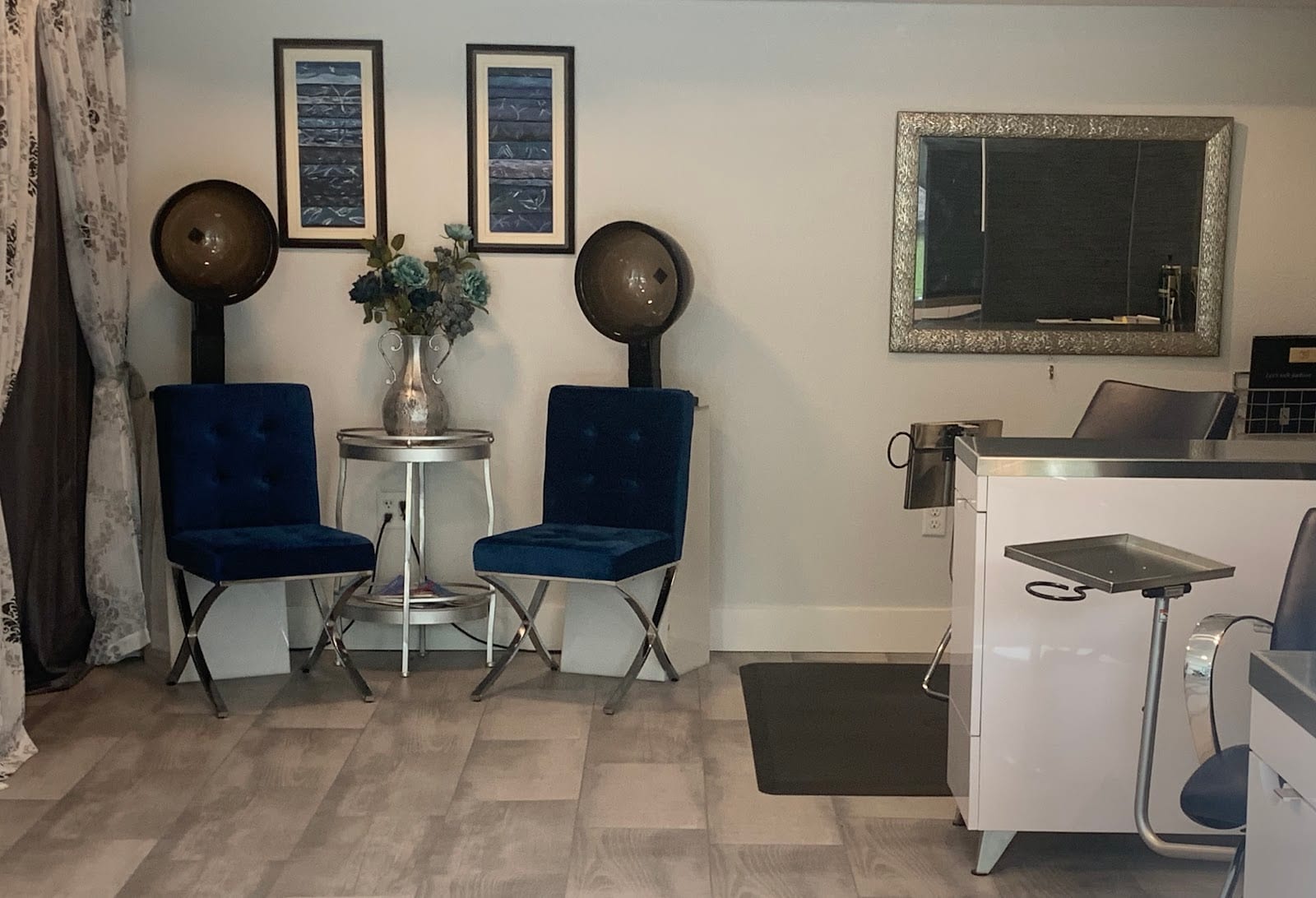 A-Nu-U Salon, photo 3