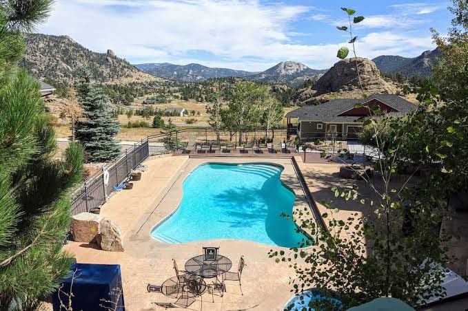 Scenic Escape w / Hot Tub. <10 min from Estes Rocky Mountain National Park, photo 2