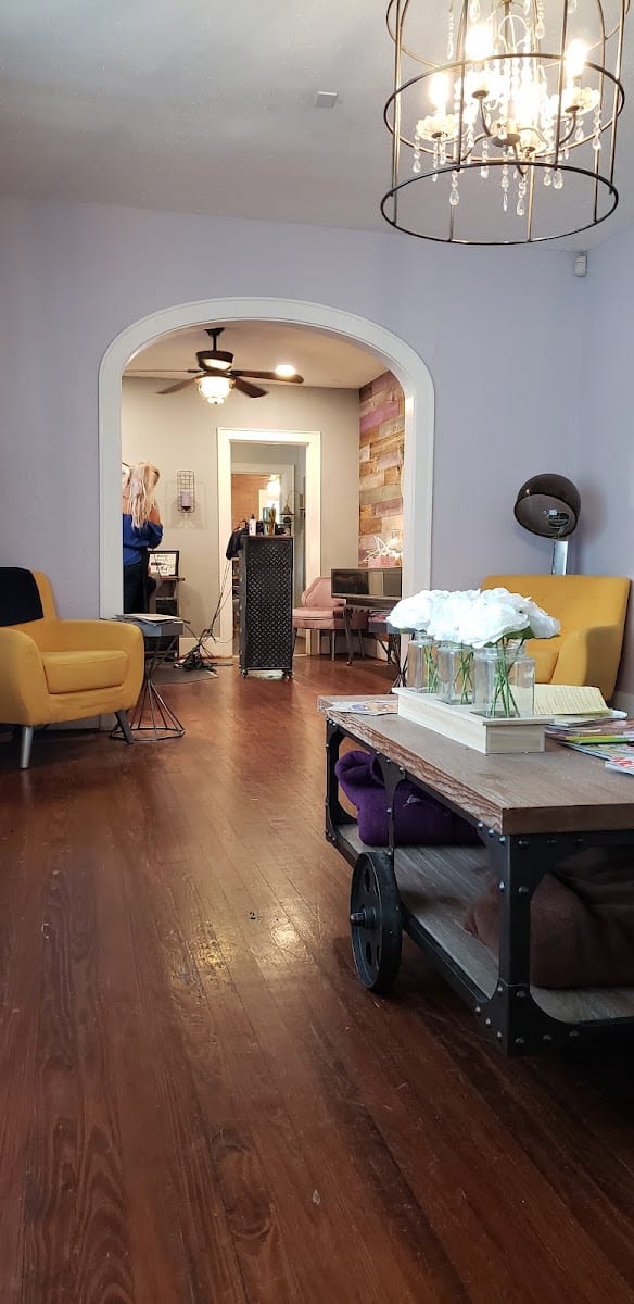 Polished Salon, photo 3