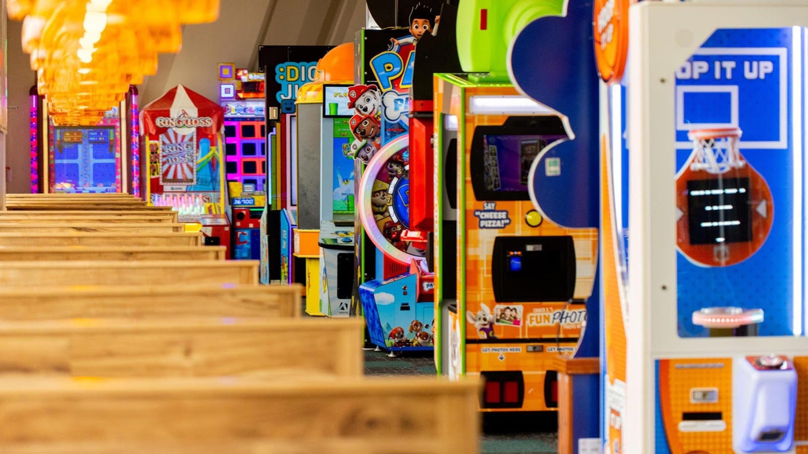 Chuck E. Cheese, photo 2