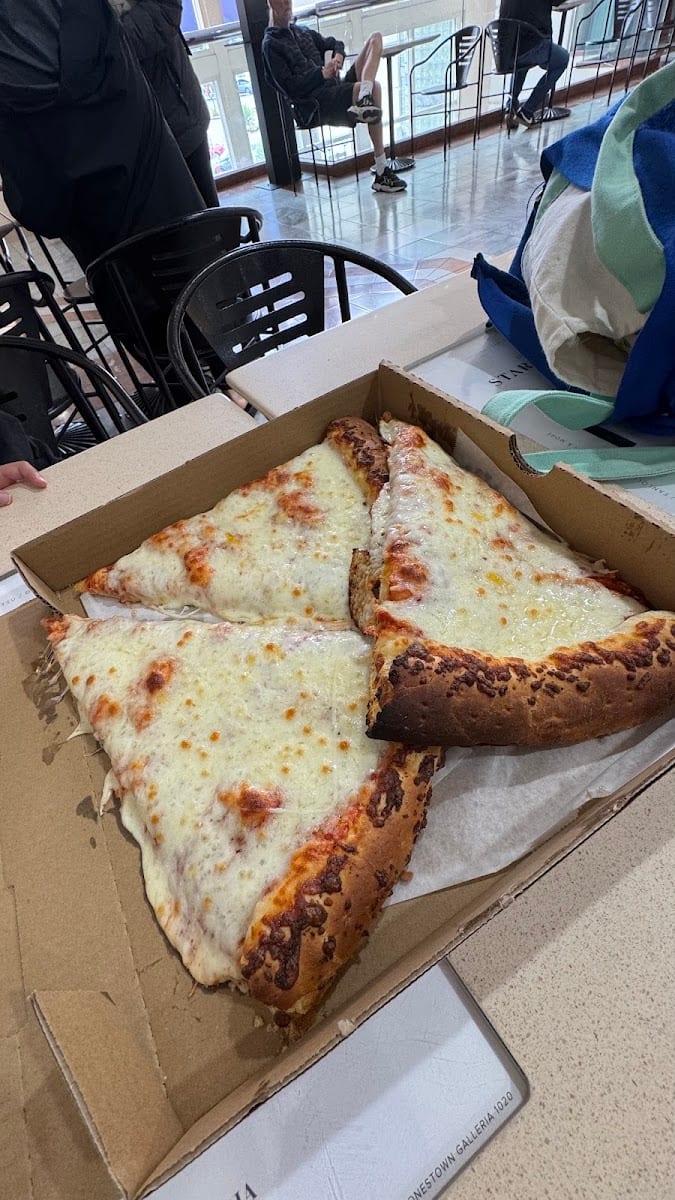 Blondie’s Pizza