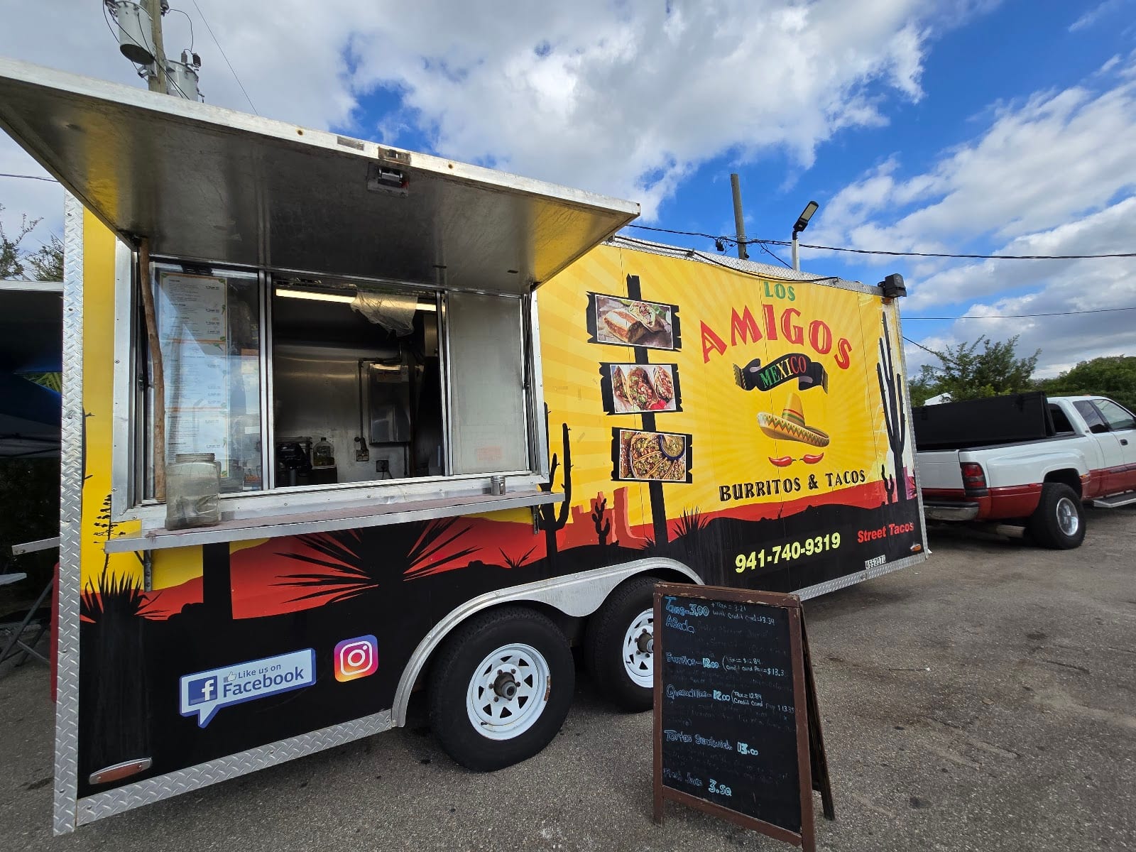 Los Amigos Burritos & Tacos