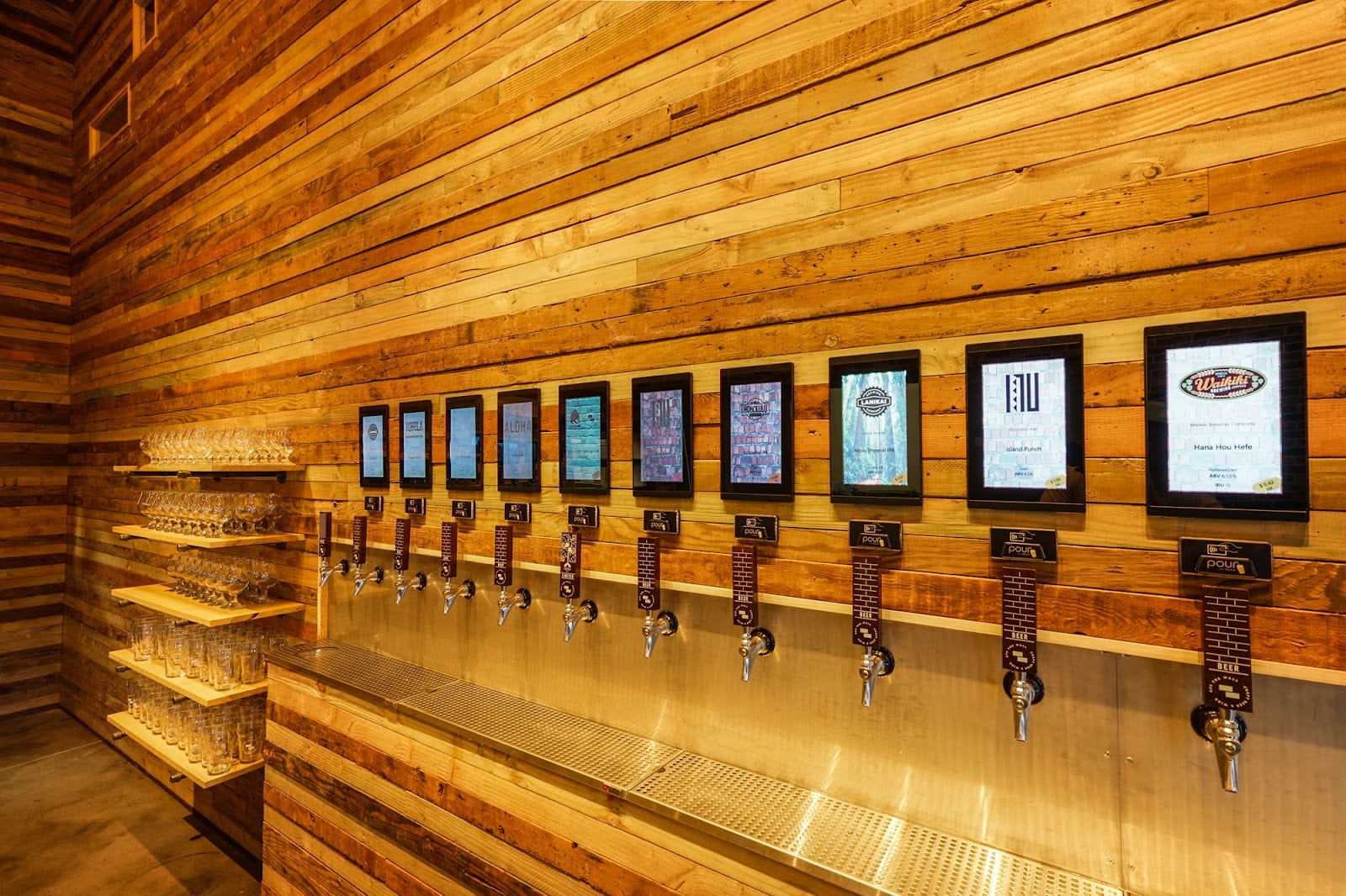 Off The Wall Craft Beer & Wine, photo 2