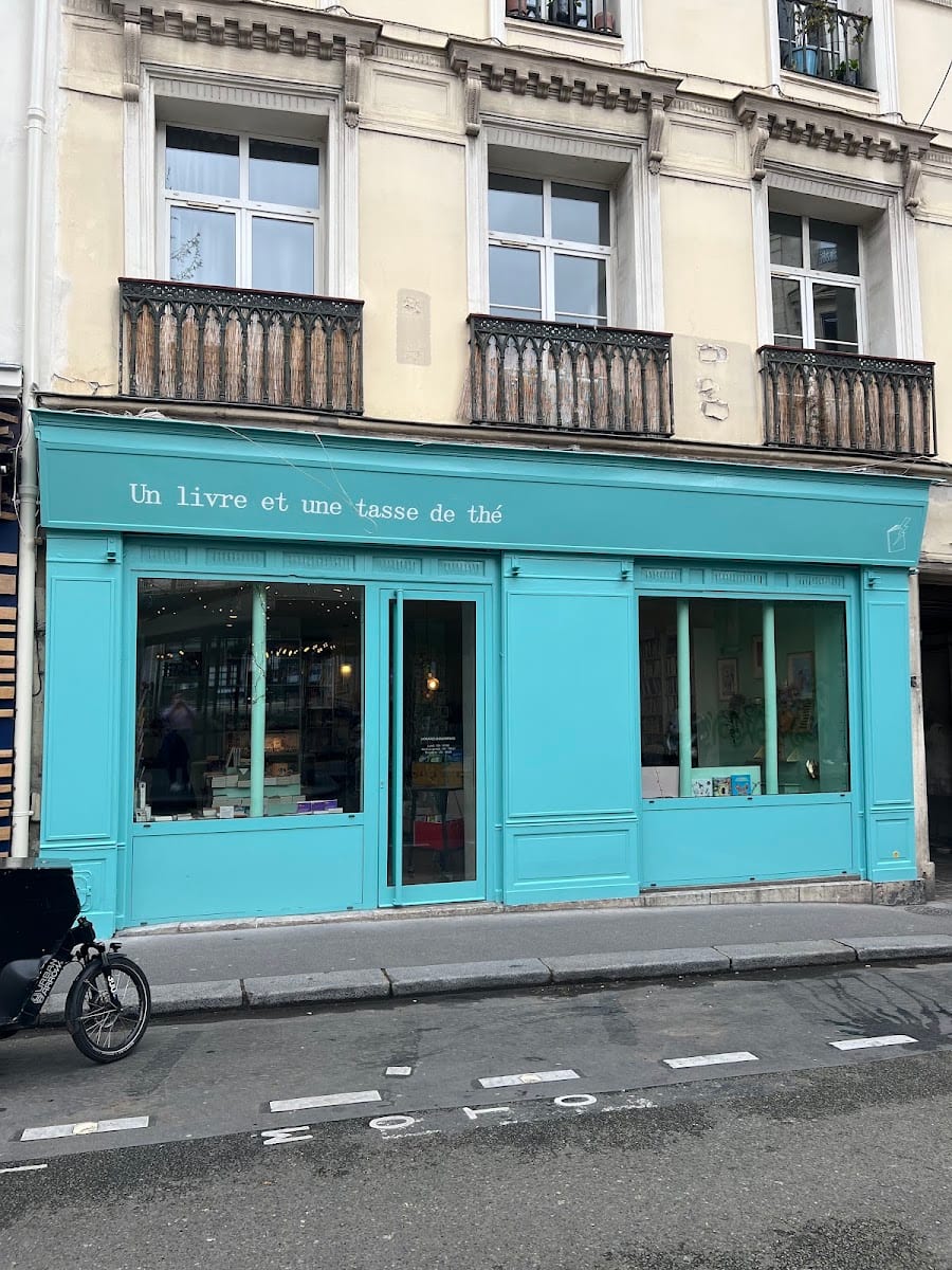 Un livre et une tasse de thé, photo 2